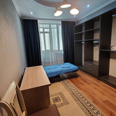 Комната В 4Х Комнатной Квартире Almaty Extérieur photo