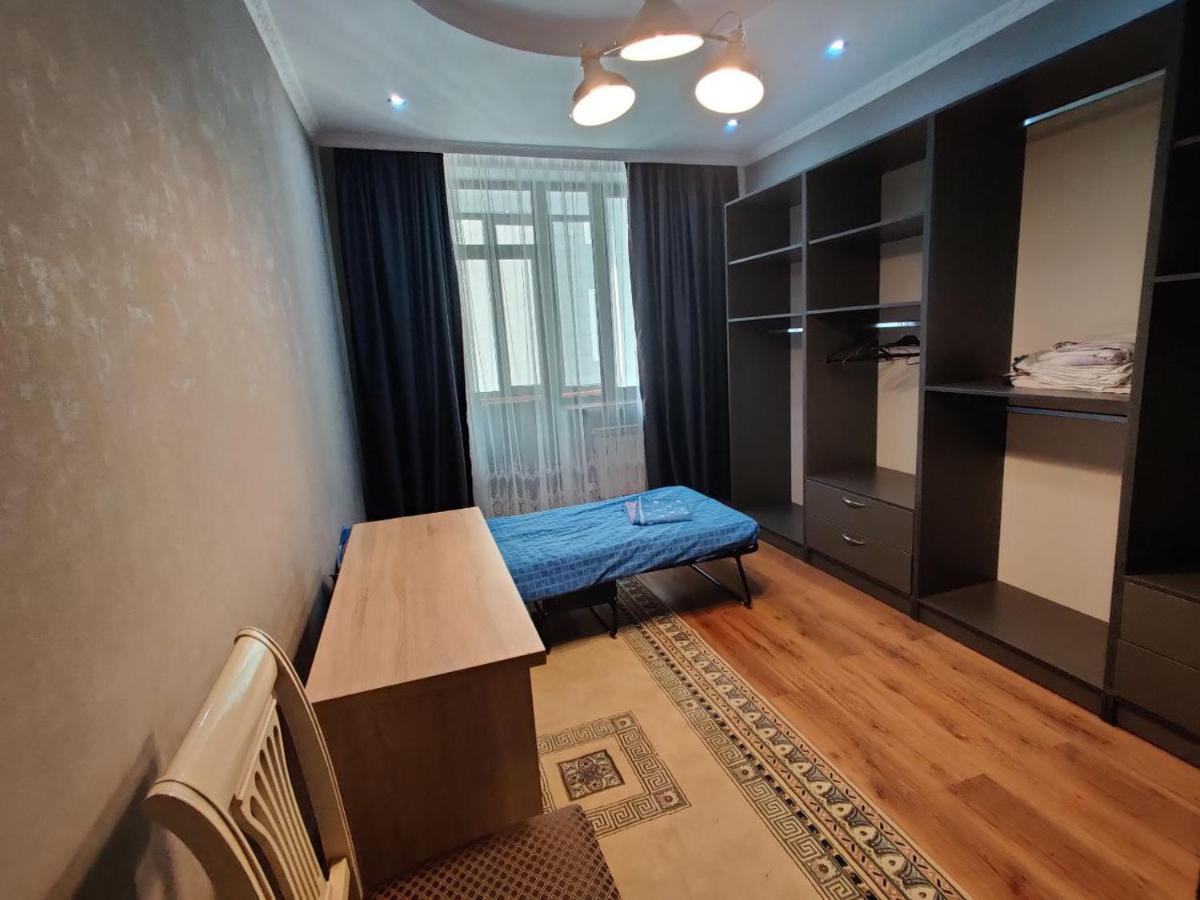 Комната В 4Х Комнатной Квартире Almaty Extérieur photo