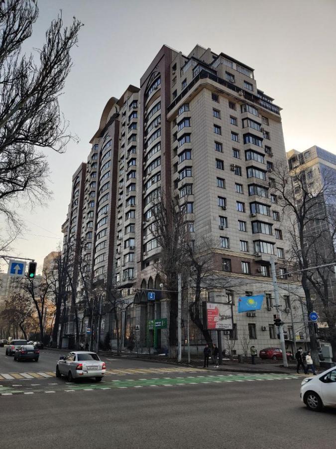 Комната В 4Х Комнатной Квартире Almaty Extérieur photo