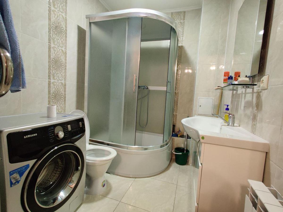 Комната В 4Х Комнатной Квартире Almaty Extérieur photo